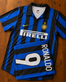 Camiseta Inter de Milão Retrô Titular I 97/98 Torcedor Masculina - Preto e Azul